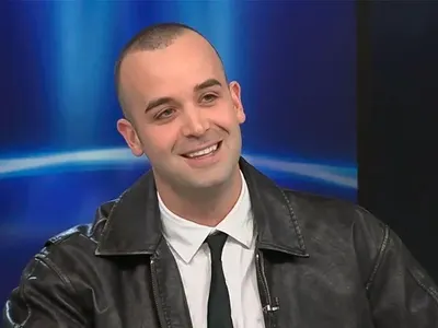 Вениамин подхванал бизнес с пари от античните микрофони на дядо си