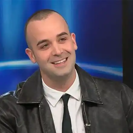 Вениамин подхванал бизнес с пари от античните микрофони на дядо си