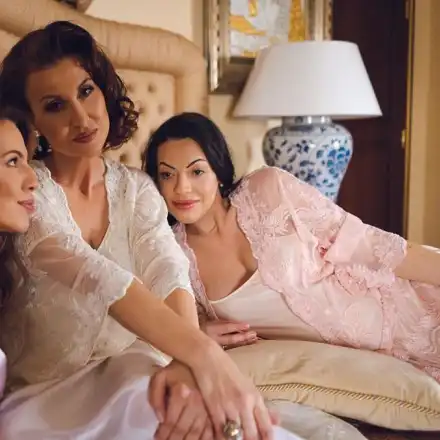 ВИСОКО НАПРЕЖЕНИЕ!! Илиана Раева се къса да хвали едната щерка и да кори другата! (Славея е на ръба - ВИЖ ТУК)