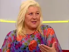 Царицата на комедията Албена Михова: Все не ми остава време да осъществя контакт с покойните ми родители