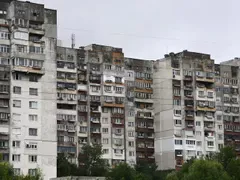 Панелките гонят по цени тухлените жилища