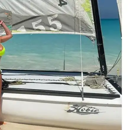 Юнона показва забележителности в Куба