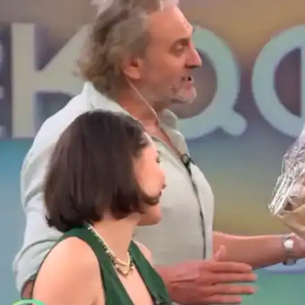 За ЧРД: Изненадаха Джуджи с букет от суджук и луканка