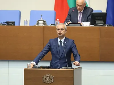 500 лв. глоба за депутати от „Възраждане“, които не аплодират Копейкин и не освиркват враговете 