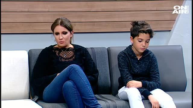 Синът на Карла Рахал - Матю е звезда в "Майките"