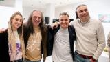 На първата си изложба у нас: Зуека продаде 20 картини за час (Снимки)