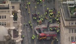 Видео показва момента, в който автомобилът помита феновете на "Ливърпул"