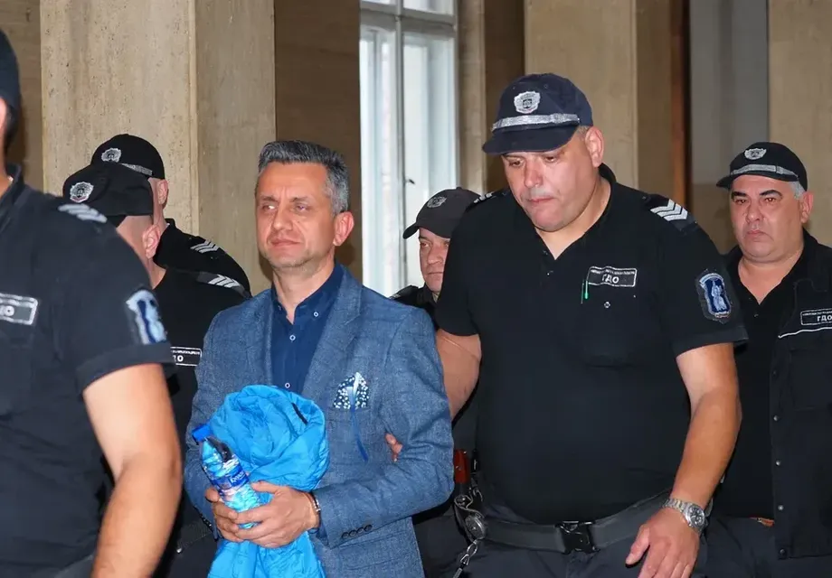 Арестуваният шеф на митницата в Пловдив Мирослав Беляшки с 300 000 евро рушвет от Паскал 