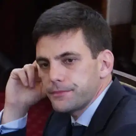 Белгийски прокурори погнаха ПП-депутата Никола Минчев, опъвал се в ложа на Huawei