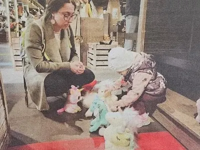 Без таткото: Лена се скри с дъщеря си в Париж СНИМКИ