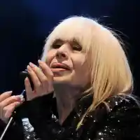 Бият инжекция  на 86-годишната Лили преди всеки концерт