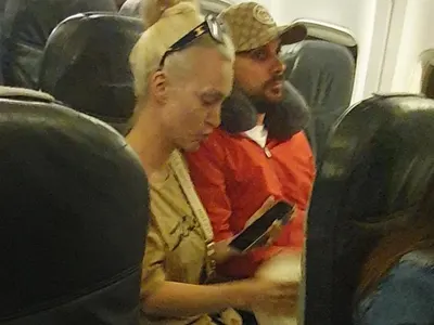 БОМБА в HotArena: Скандалната Марина Тошич на романтична почивка с женен оператор! СНИМКИ