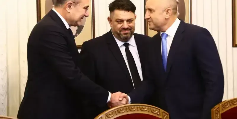 БСП и Слави охладняха към Радев