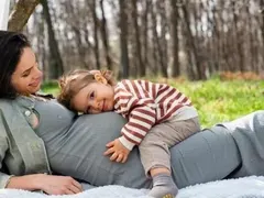 Даяна Ханджиева чака близнаци - чуди се как ще оцелее?!