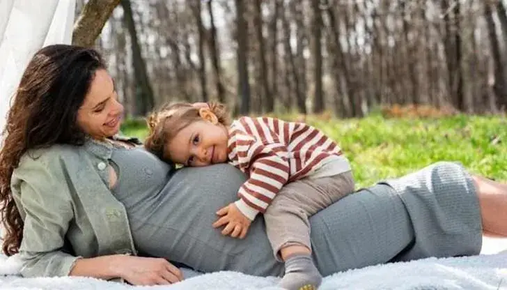 Даяна Ханджиева чака близнаци - чуди се как ще оцелее?!