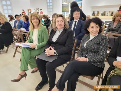 Деси Радева "ужили" публично Киселова: Първо трябва да сме женствени!