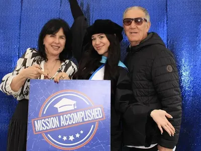 Дъщерята на Кичка Бодурова стана доктор