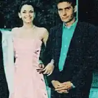 Ексцентрични абитуриентки: Диана Димитрова с рокля втора употреба, Вергова с кецове…СНИМКИ