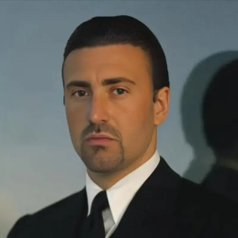 Ексклузивно! Готи се преобрази на Кръстника