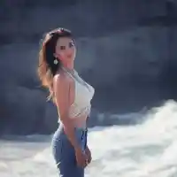 Елен Колева върти обръч за безупречна талия