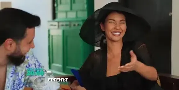 Елвиса не спира да ухажва Косара