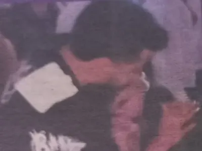 Елвиса се натиска в дискотека с Косара от „Ергенът“ (ФОТО)