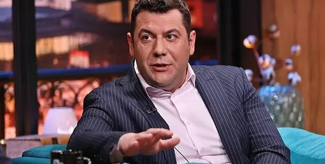 Евгени Будинов вдига сватба