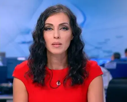 ФОТО БОМБА: Вижте новия мъж на Виктория Петрова! (водещата най-сетне щастлива - СНИМКИ)