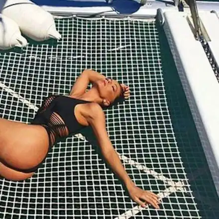 Галена пъчи дупе на залез