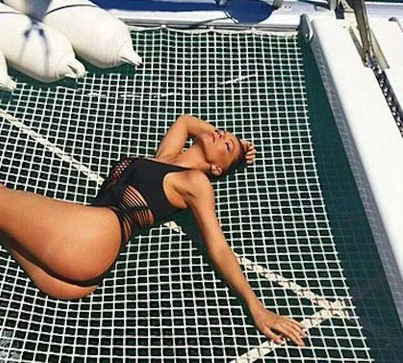 Галена пъчи дупе на залез