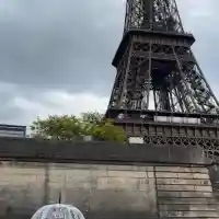 Глория заведе внучката на Айфеловата кула