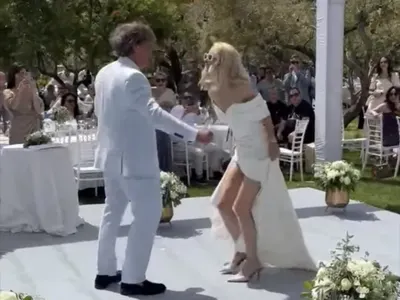 Горчиво! Повече от 400 гости уважиха сватбата на журналиста Васил Петев и жена му Милена