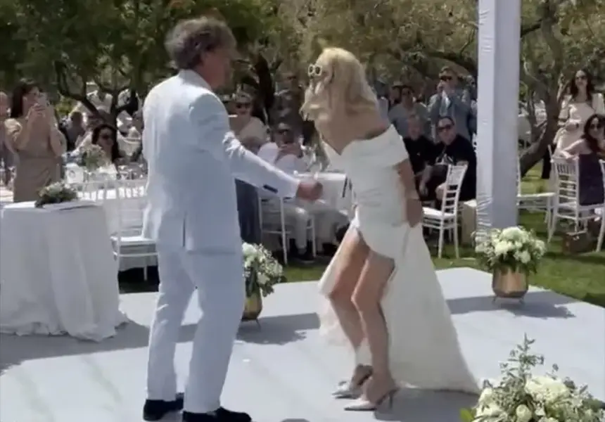 Горчиво! Повече от 400 гости уважиха сватбата на журналиста Васил Петев и жена му Милена