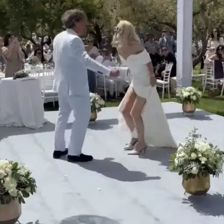 Горчиво! Повече от 400 гости уважиха сватбата на журналиста Васил Петев и жена му Милена