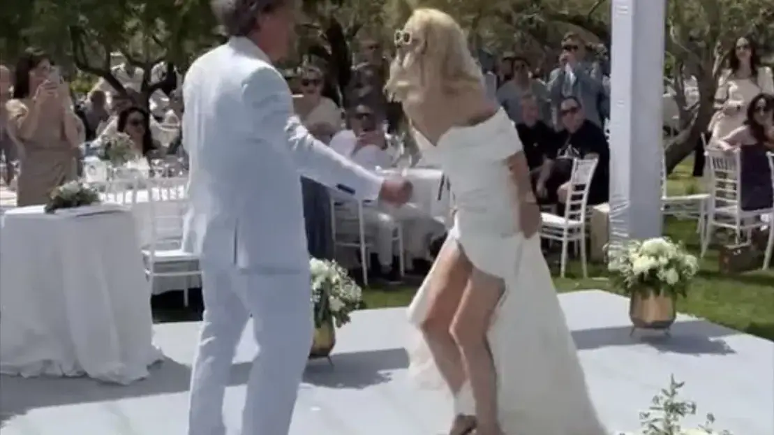 Горчиво! Повече от 400 гости уважиха сватбата на журналиста Васил Петев и жена му Милена