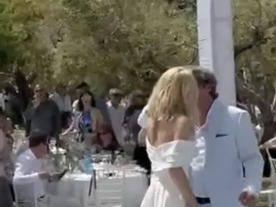 Горчиво! Повече от 400 гости уважиха сватбата на журналиста Васил Петев и жена му Милена