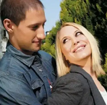 ГРОЗНО!! Попиляха 55-годишната Ваня Щерева в нета: Искаш мъж с 15 години по-млад?! А дали той иска да спи с леля си?! (ВИЖ ТУК)