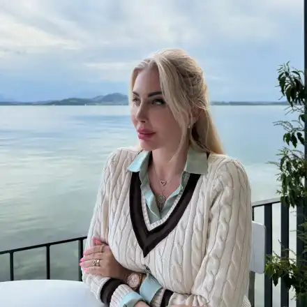 ГРЪМ!! Ето я БРЕМЕННАТА Антония Петрова: Застаряващата миска нарочно се подложи на ин витро за трето дете! (ВИЖ ТУК)