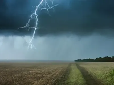 Гръмотевични бури удрят 3 района в България