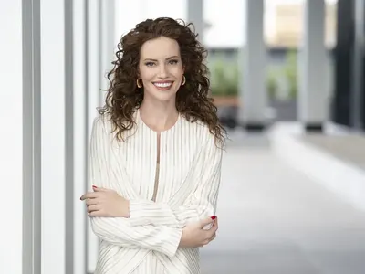 И Малкоданска помпа бюста си