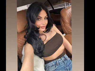 И Мис България влезе в новия тренд на звездните дами: Да си покажем долните гащи (СНИМКИ)