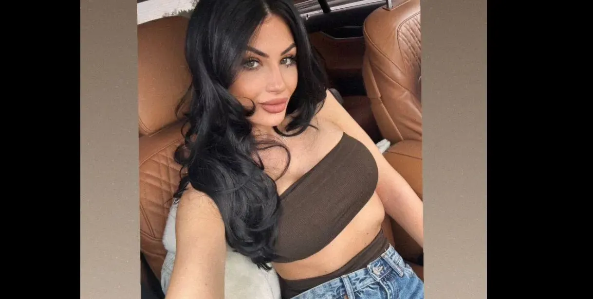 И Мис България влезе в новия тренд на звездните дами: Да си покажем долните гащи (СНИМКИ)