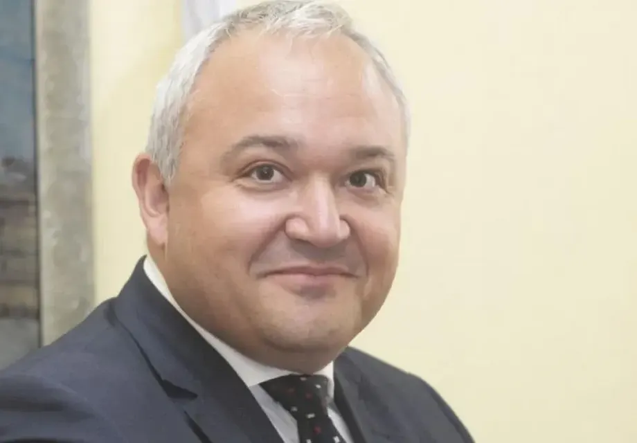 Иван Демерджиев си купил кола за 250 бона, след като надплатил 81 млн. лв. на фирма за смяна на личните карти