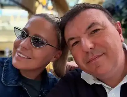 Жената на Костадин Ангелов се фука с очила за 950 евро