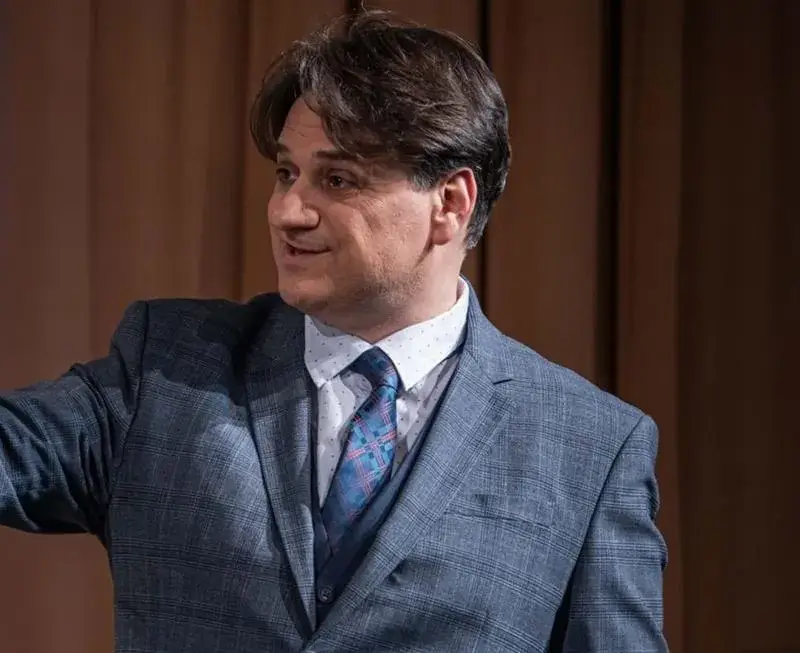 Какво работи министър Бачев? УВОЛНЯВА! И Калин Вельов изхвърча от МК