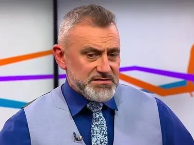 Какво работи министър Бачев? УВОЛНЯВА! И Калин Вельов изхвърча от МК