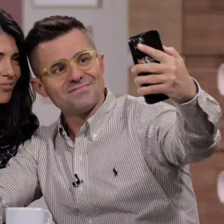 КАКВО СЕ СЛУЧВА: Андрей Арнаудов показа зверски релеф и плочки, а жена му Емануела вече е скелет! (ШОК СНИМКИ по бански)