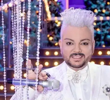 Киркоров пренася гроба на майка си в Москва