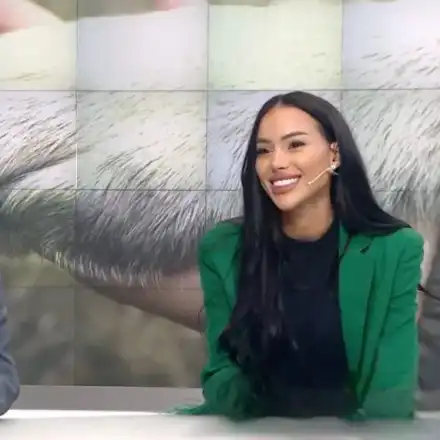 Короната На Мис България, тениска с автограф от Краси Балъков и олимпийски ръкавици от Станимира Петрова на търг