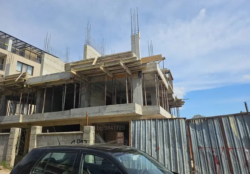 Купуваме 5 квадрата имот със заплатата за 1 година 